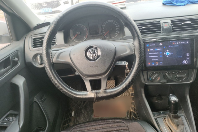Volkswagen Santana 2019 car image #12