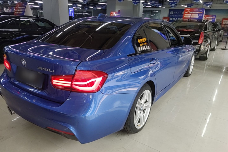 BMW 3 Series 2018 car image #7