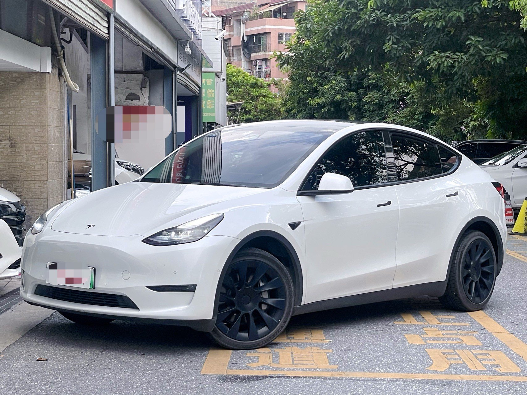 Tesla Model Y 2023 Tesla Model Y 2023 car image