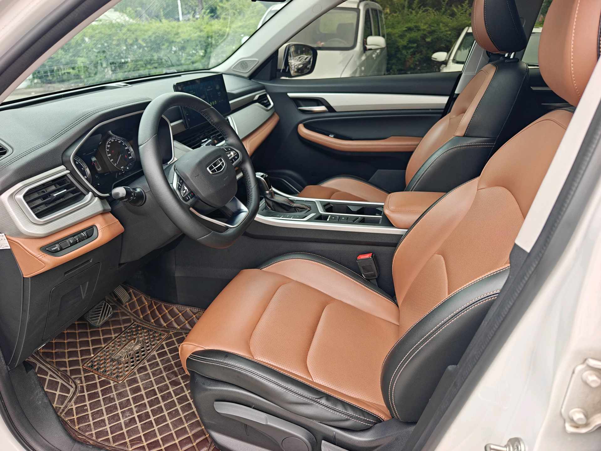 GEELY Vision X6 2020 car image #5