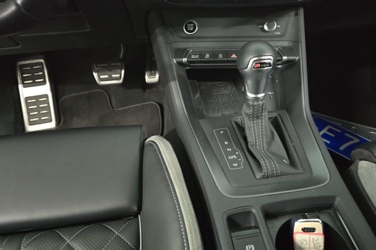 Audi Q3 2023 car image #14