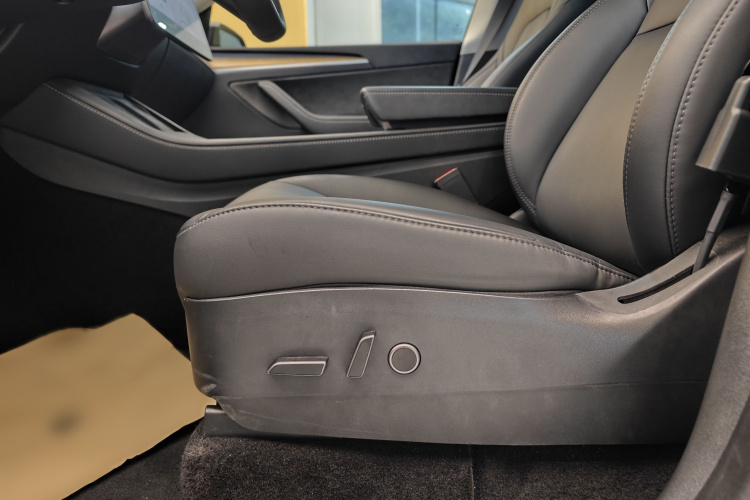 Tesla Model Y 2023 #24 Tesla Model Y 2023 car image #24