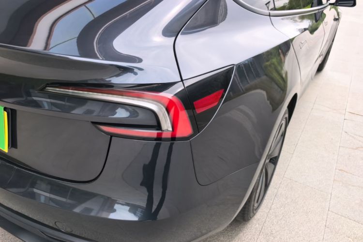 Tesla Model 3 2025 car image #8