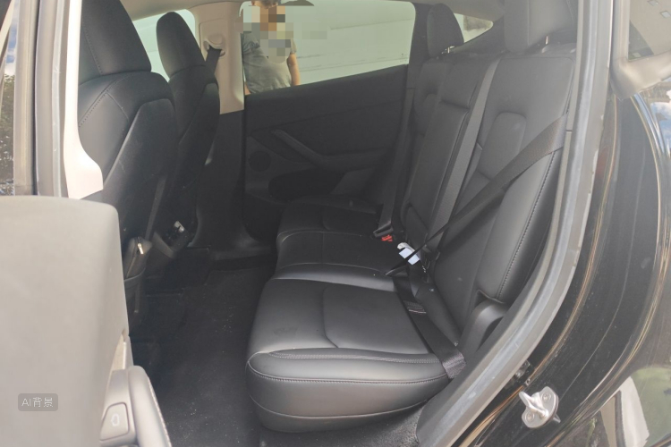 Tesla Model Y 2023 car image #19