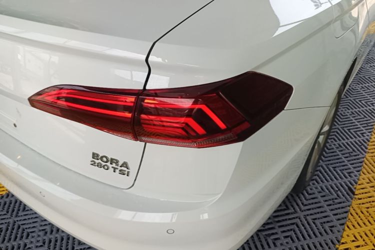 Volkswagen Bora 2019 изображение автомобиля #8