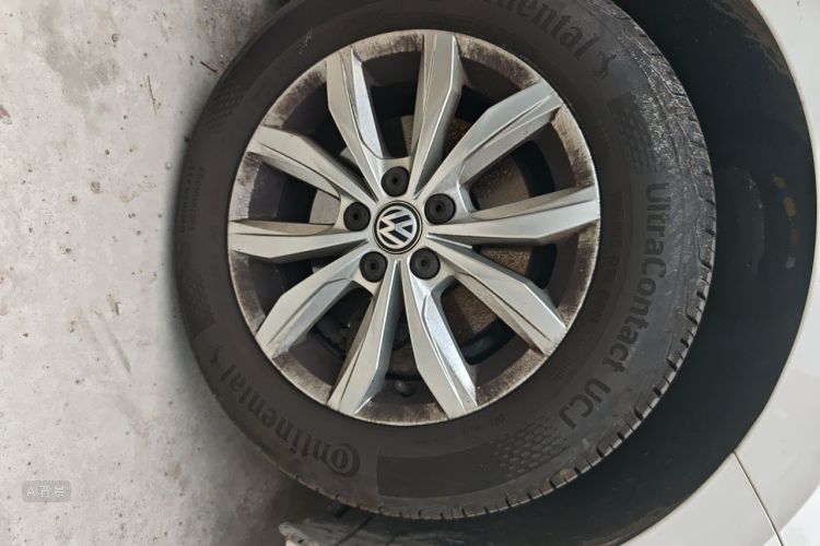Volkswagen Polo 2021 car image #9