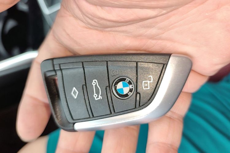 BMW 3 Series 2021 #9 BMW 3 Series 2021 car image #9
