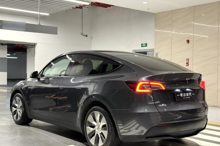 Tesla Model Y 2021 #7 Tesla Model Y 2021 immagine di auto #7