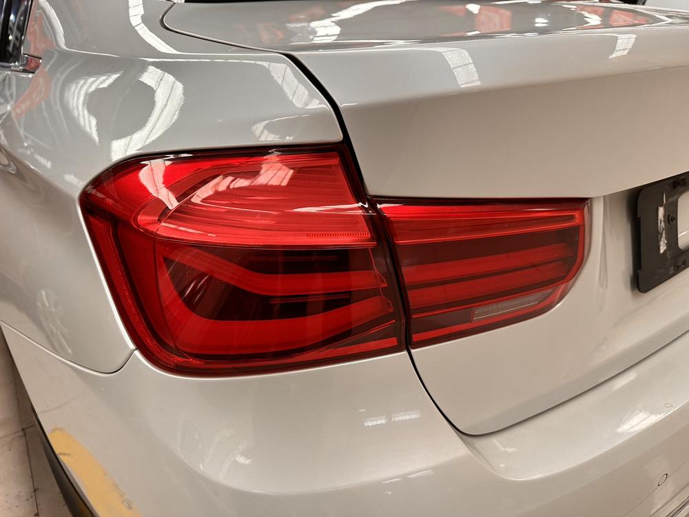 BMW 3 Series 2017 car image #9