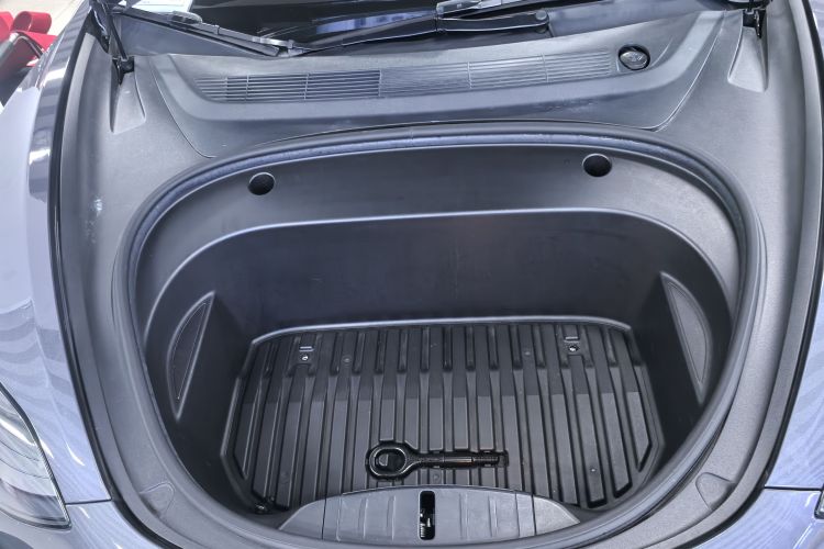 Tesla Model 3 2021 car image #20