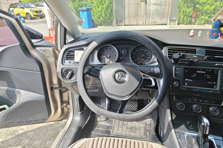 Volkswagen Golf 2017 imagen de coche #12