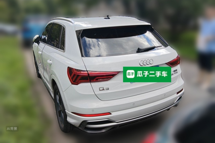 Audi Q3 2023 car image #5