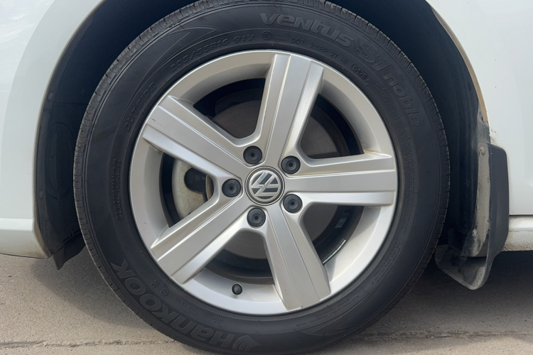 Volkswagen Golf 2019 car image #4
