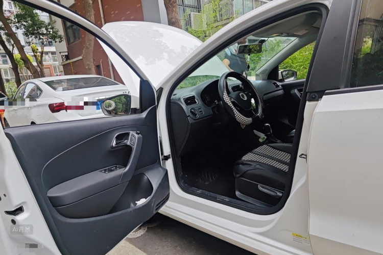 Volkswagen Polo 2018 car image #18