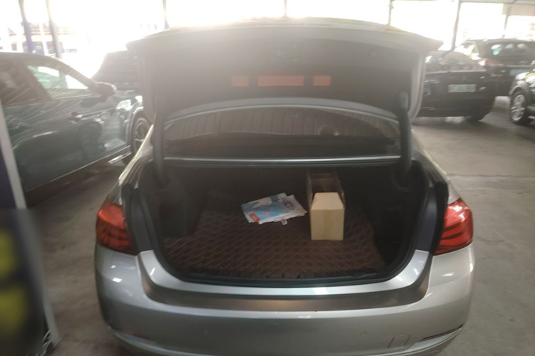 BMW 3 Series 2019 #19 BMW 3 Series 2019 car image #19