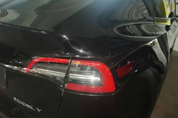 Tesla Model Y 2021 #8 Tesla Model Y 2021 car image #8