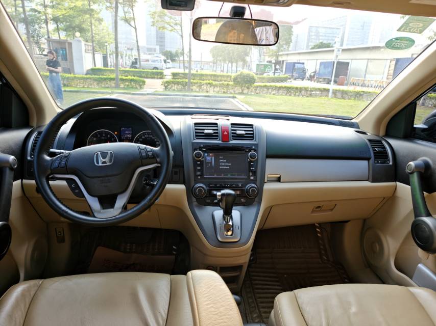 2011 car image #7