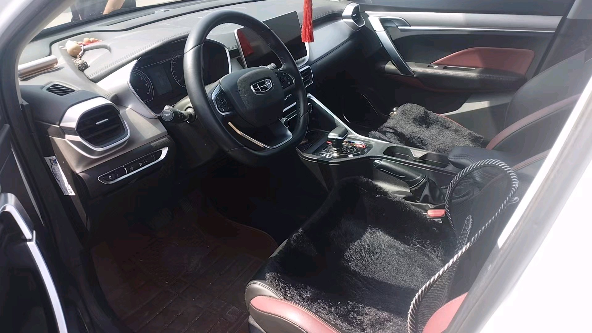 GEELY Coolray 2022 imagen de coche #5