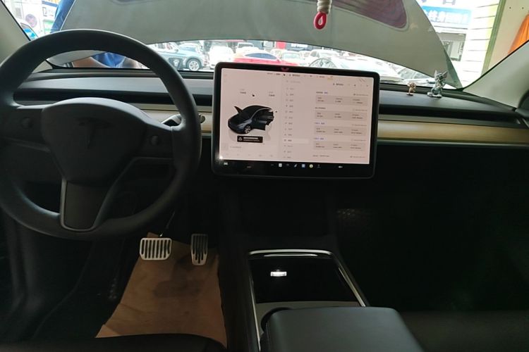 Tesla Model Y 2022 #13 Tesla Model Y 2022 car image #13
