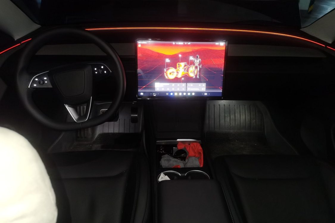 Tesla Model 3 2025 car image #21