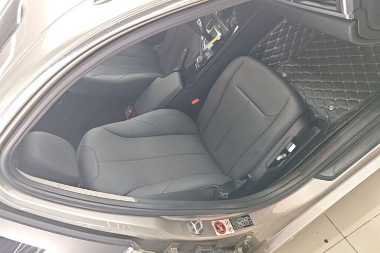 BMW 3 Series 2017 car image #24