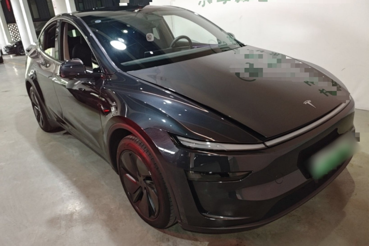 Tesla Model Y 2025 #4 Tesla Model Y 2025 immagine di auto #4