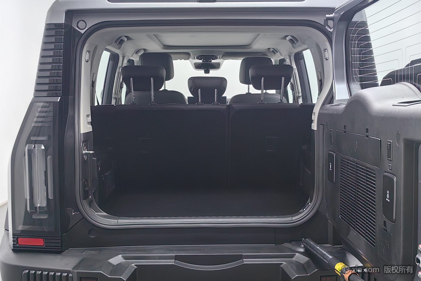 Jetour Traveller 2024 car image #17