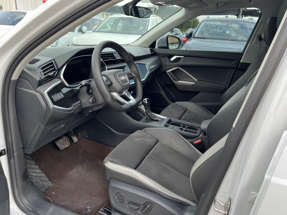 Audi Q3 2022 car image #15