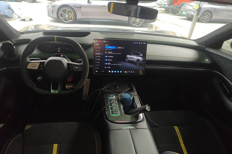 MI SU7 Ultra 2025 car image #10