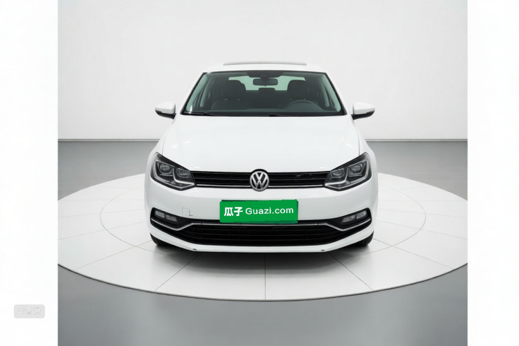 Volkswagen Polo 2015 car image #3