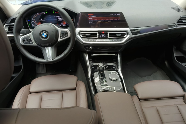 BMW 3 Series 2020 car image #10