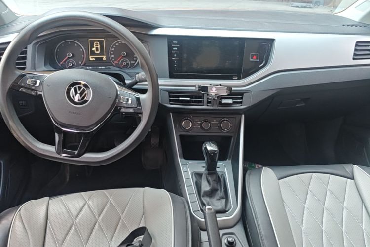 Volkswagen Polo 2021 car image #10