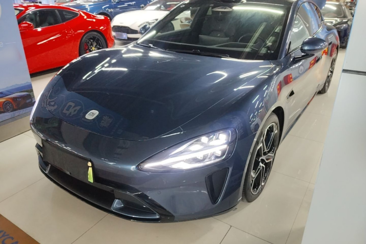 MI SU7 2024 image de voiture #2