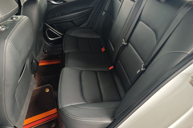 GEELY Emgrand 2021 car image #17