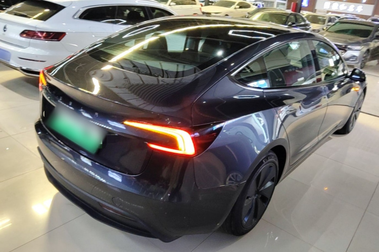 Tesla Model 3 2024 #7 Tesla Model 3 2024 car image #7