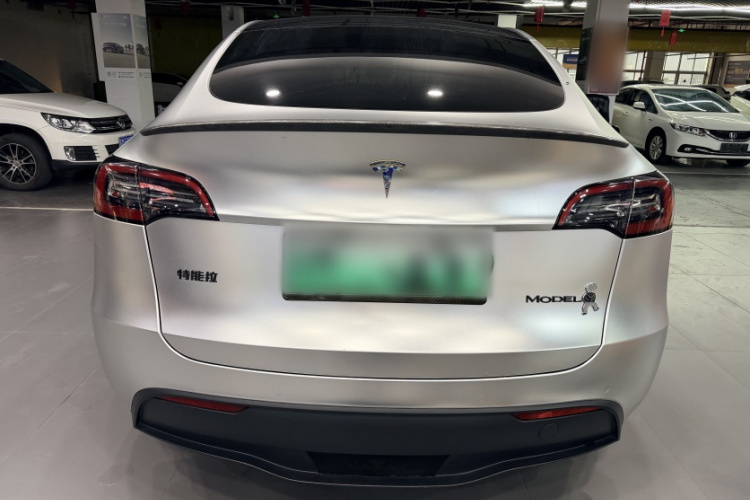 Tesla Model Y 2023 immagine di auto #17