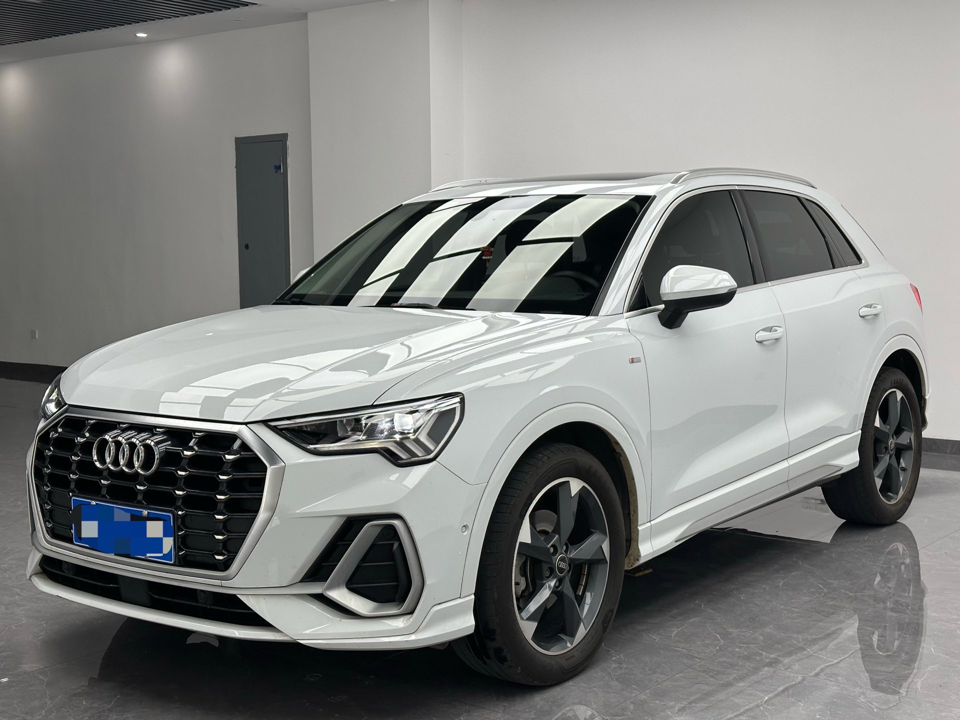 2022 immagine di auto 