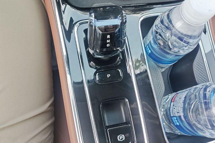 GEELY Emgrand 2025 car image #16