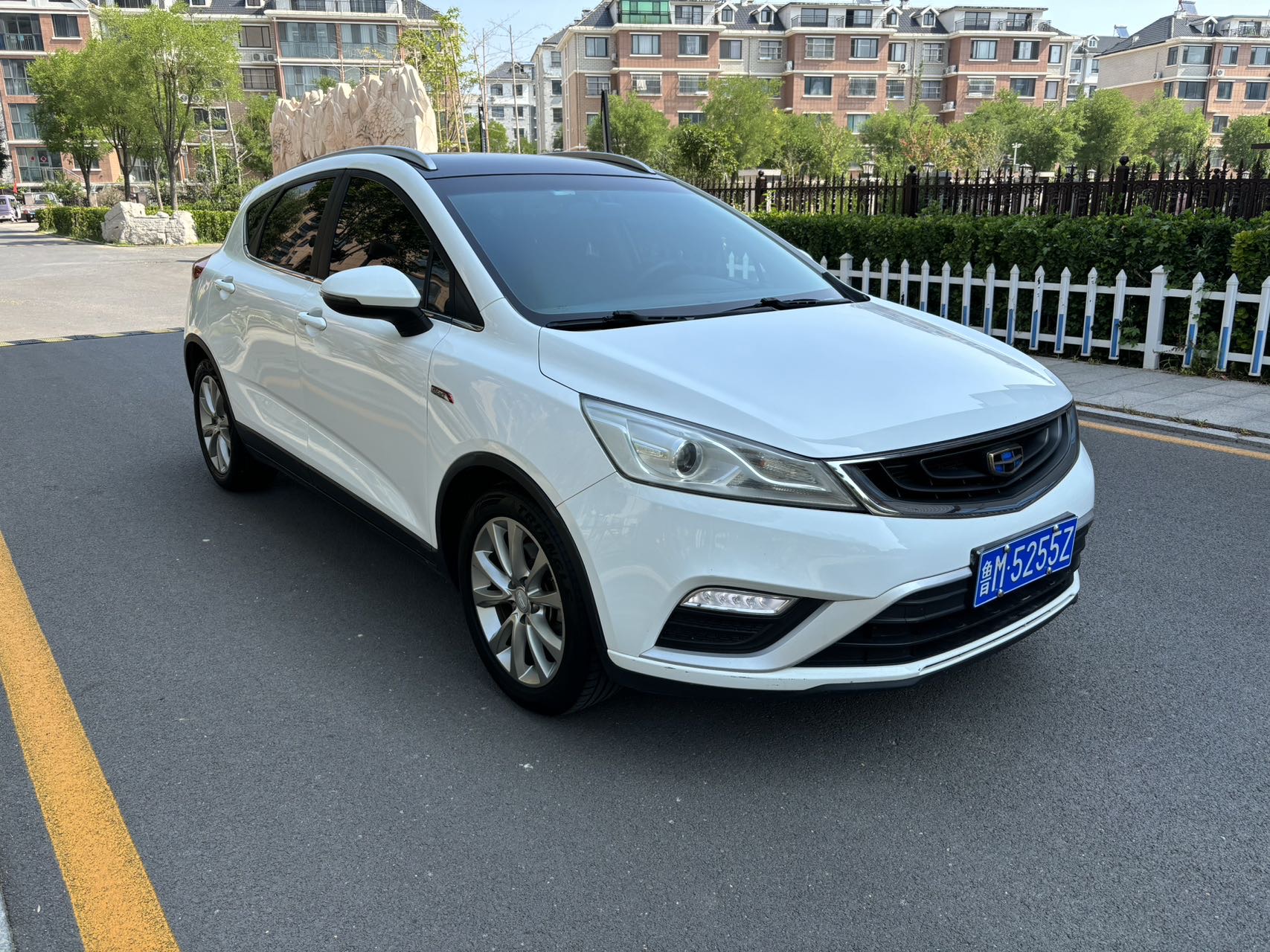 GEELY Emgrand GS 2016 car image #2