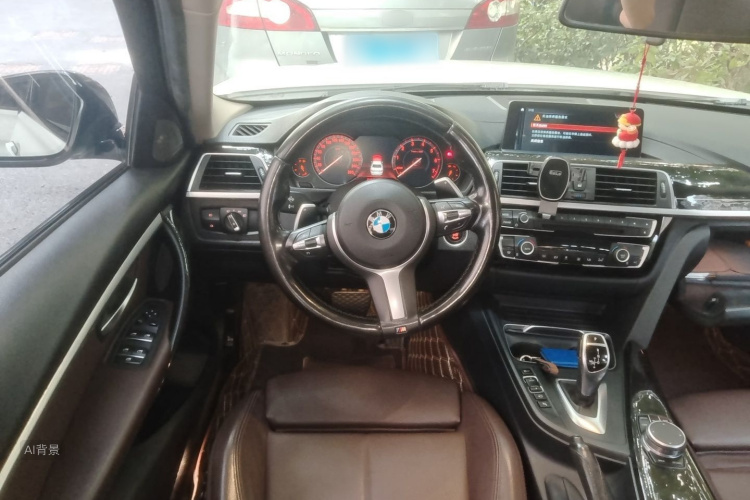 BMW 3 Series 2018 car image #12