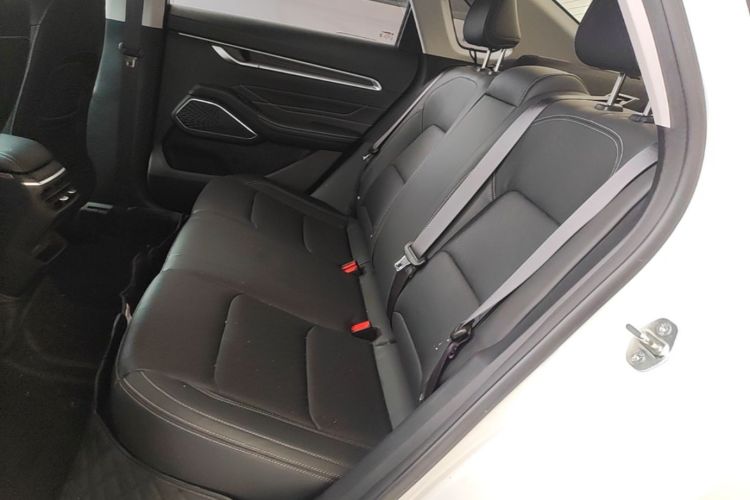 GEELY Emgrand 2022 car image #13