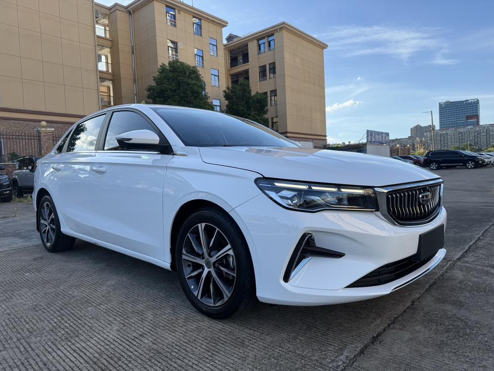GEELY Emgrand 2022 #3 GEELY Emgrand 2022 car image #3