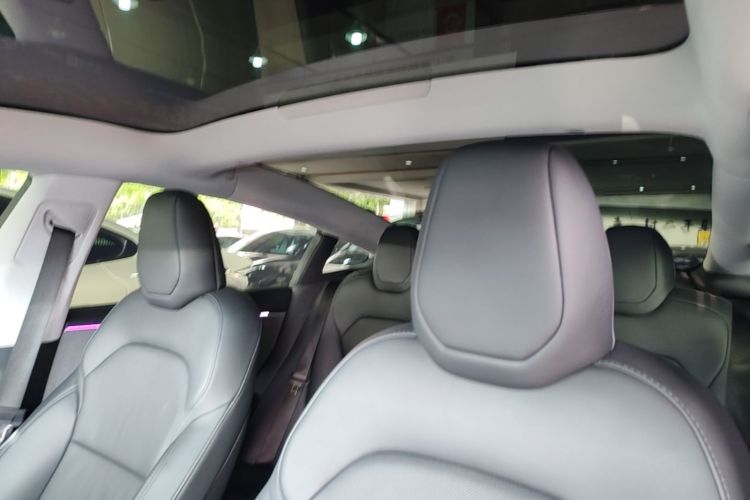 Tesla Model 3 2023 car image #18
