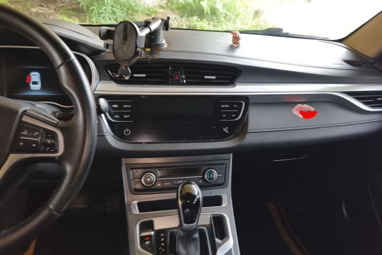 GEELY Emgrand 2018 car image #13