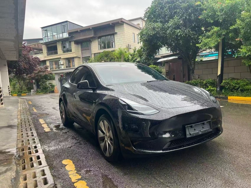 Tesla Model Y 2022 #3 Tesla Model Y 2022 car image #3