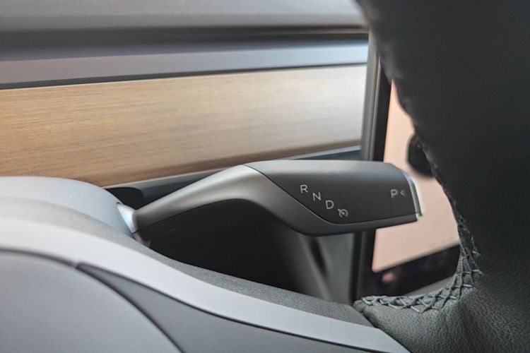Tesla Model Y 2021 #14 Tesla Model Y 2021 car image #14
