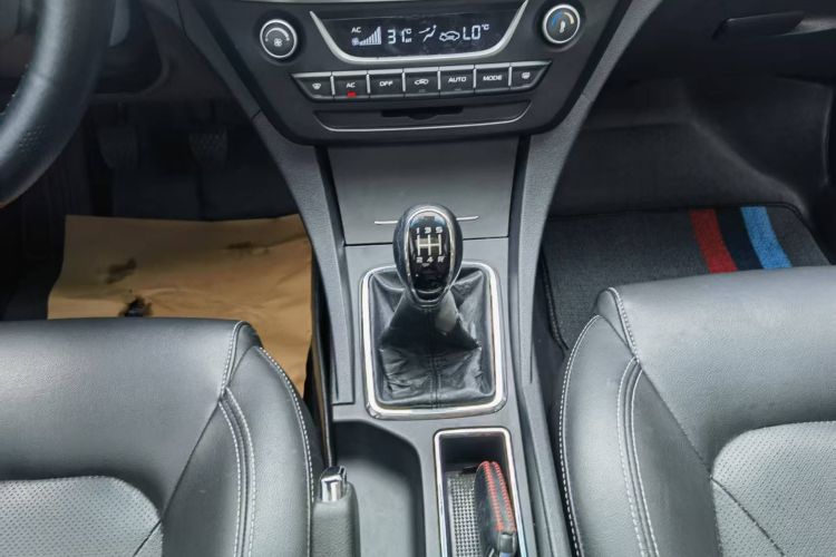 GEELY Emgrand 2017 car image #14