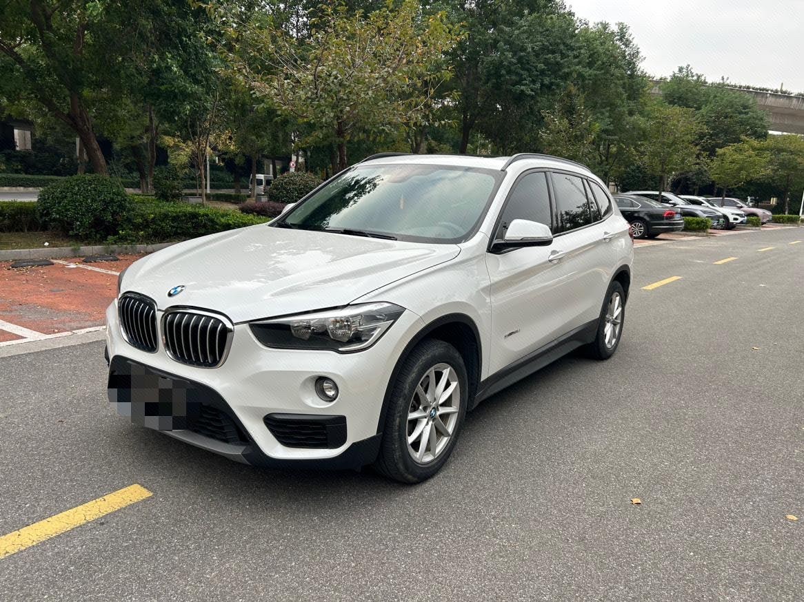 BMW X1 2016 BMW X1 2016 صورة سيارة