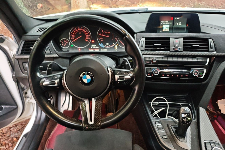 BMW 3 Series 2017 car image #12
