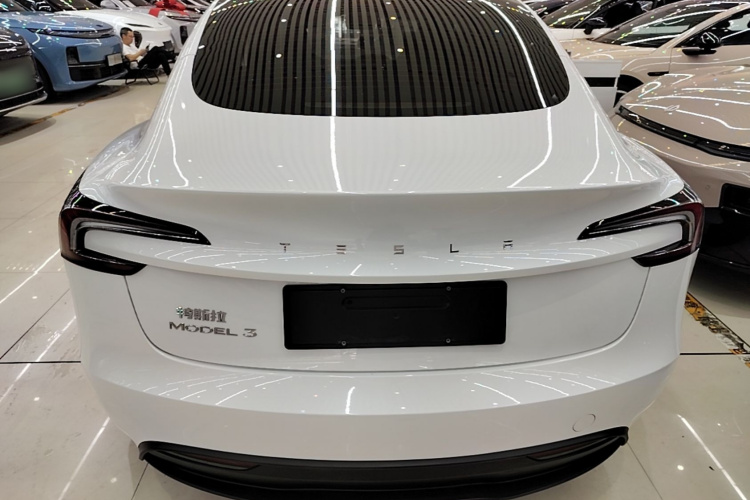Tesla Model 3 2024 #6 Tesla Model 3 2024 immagine di auto #6